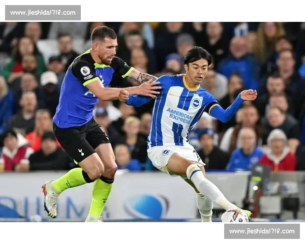 三笘薰脚后跟神作：转身瞬间撕碎防守